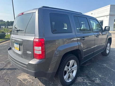 Used 2014 Jeep Patriot Latitude AWD/4WD image 3