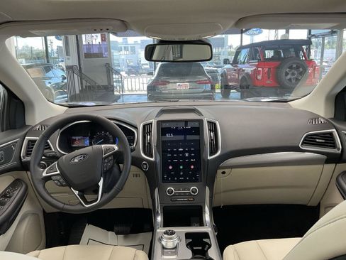 Used 2021 Ford Edge Titanium AWD/4WD image 15