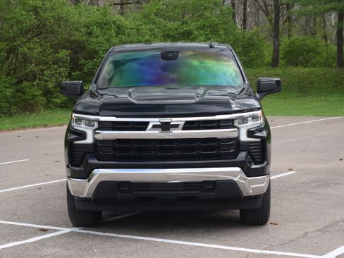 Used 2022 Chevrolet Silverado 1500 LT AWD/4WD image 19