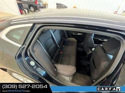 Used 2023 Chevrolet Malibu LT image 9