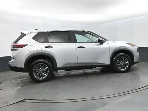 Used 2024 Nissan Rogue S FWD image 4
