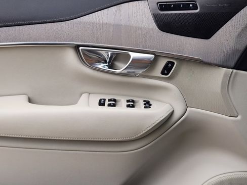 Used 2025 Volvo XC90 T8 Ultra w/ Protection Package Premier image 21