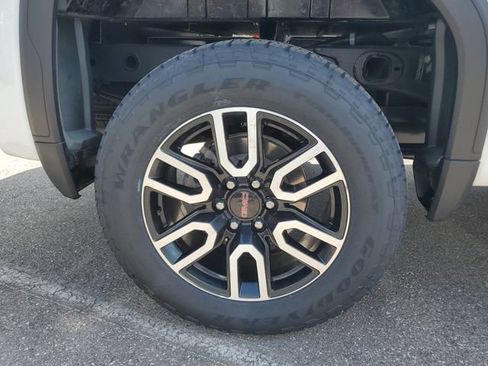 Used 2023 GMC Sierra 1500 AT4 w/ AT4 Premium Package AWD/4WD image 5