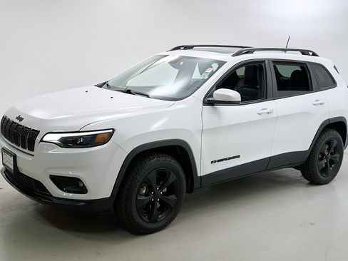 Used 2019 Jeep Cherokee Latitude Plus AWD/4WD image 6