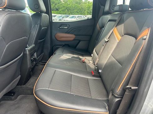 Used 2024 GMC Canyon AT4 w/ AT4 Premium Package AWD/4WD image 10