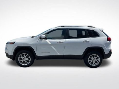 Used 2016 Jeep Cherokee Latitude w/ Comfort/Convenience Group AWD/4WD image 4