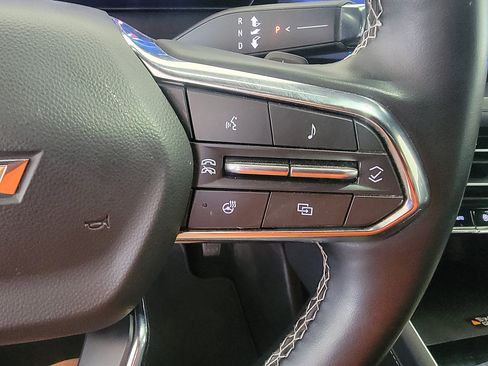 Used 2025 Chevrolet Traverse LT FWD image 19
