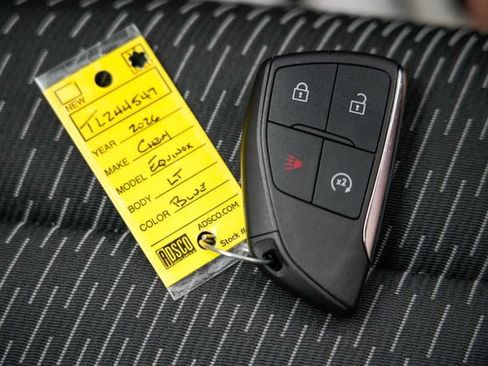 Used 2026 Chevrolet Equinox LT AWD/4WD image 35