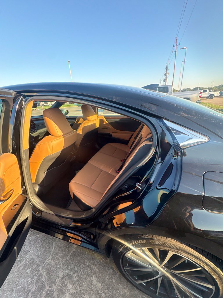 Used 2025 Lexus ES 350 w/ Premium Package FWD image 5