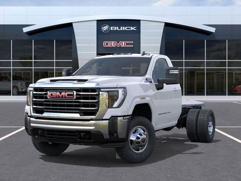 New 2026 GMC Sierra 3500 SLE image 6