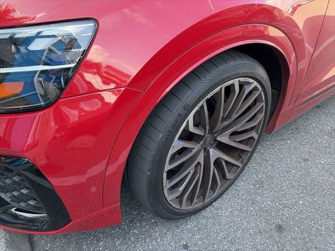 Used 2025 Audi SQ8 Premium Plus w/ 23" Wheel Package image 12