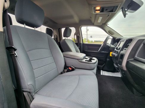 Used 2019 RAM 1500 Express w/ Express Value Package AWD/4WD image 41