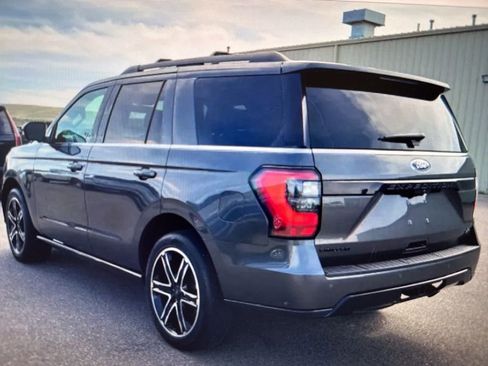 Used 2020 Ford Expedition Limited w/ Equipment Group 303A AWD/4WD image 2