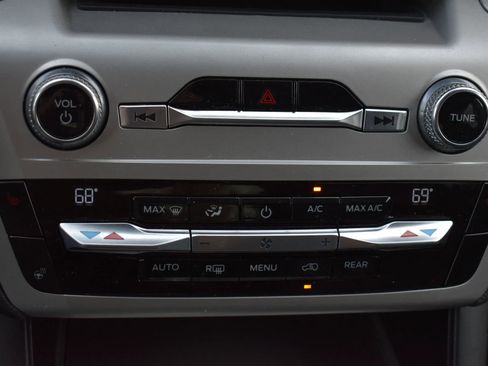 Used 2021 Ford Explorer XLT w/ Equipment Group 202A AWD/4WD image 33