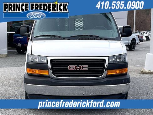 Used 2024 GMC Savana 2500 G25 w/ Driver Convenience Package image 2