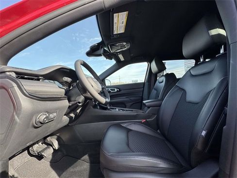 New 2026 Jeep Compass Latitude image 19