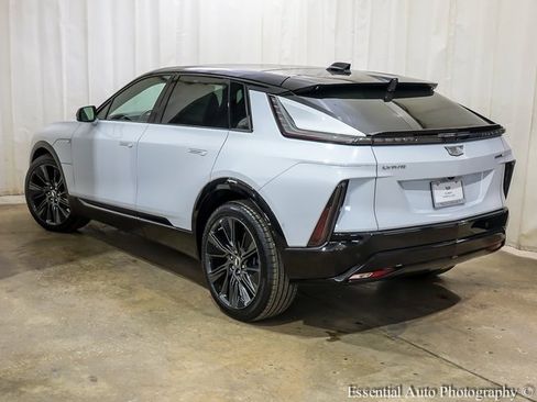 New 2026 Cadillac Lyriq Signature Sport image 7