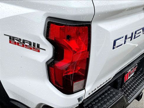 Used 2025 Chevrolet Colorado Trail Boss AWD/4WD image 23