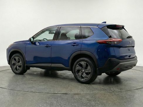 Used 2025 Nissan Rogue SV image 6