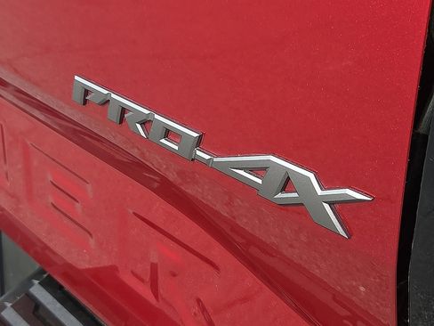 Used 2022 Nissan Frontier PRO-4X w/ Pro-4X Premium Package image 8