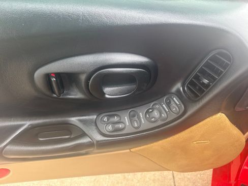 Used 2003 Chevrolet Corvette Convertible w/ Preferred Equipment Group1 RWD image 12
