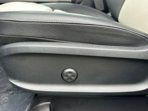 Used 2022 Mercedes-Benz GLB 35 AMG 4MATIC image 14