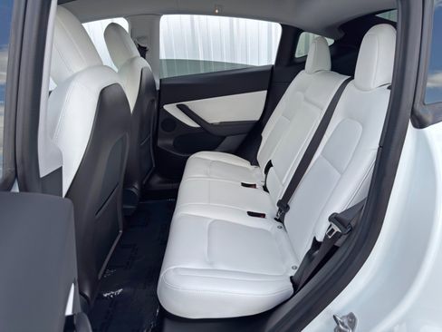 Used 2020 Tesla Model Y Long Range image 43