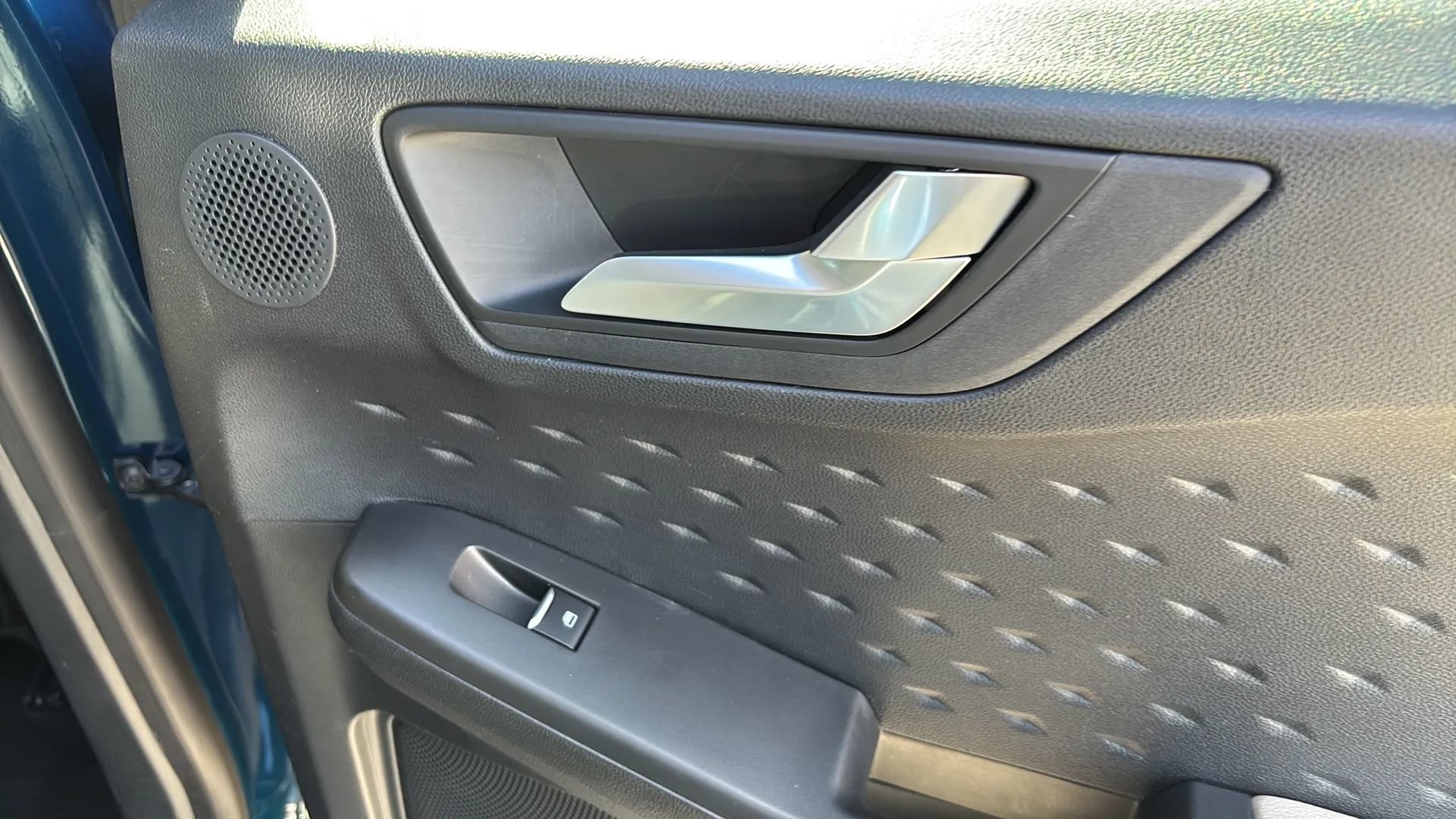Used 2020 Ford Escape Titanium AWD/4WD image 36