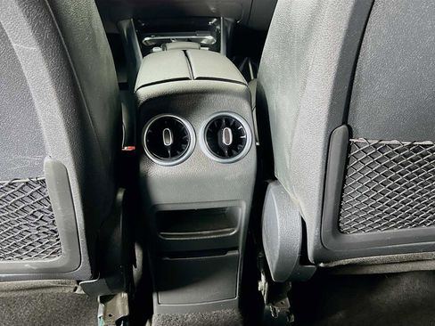 Used 2023 Mercedes-Benz GLB 250 4MATIC image 26