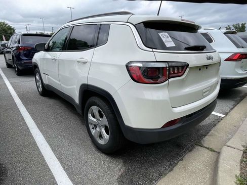 Used 2018 Jeep Compass Latitude FWD image 9