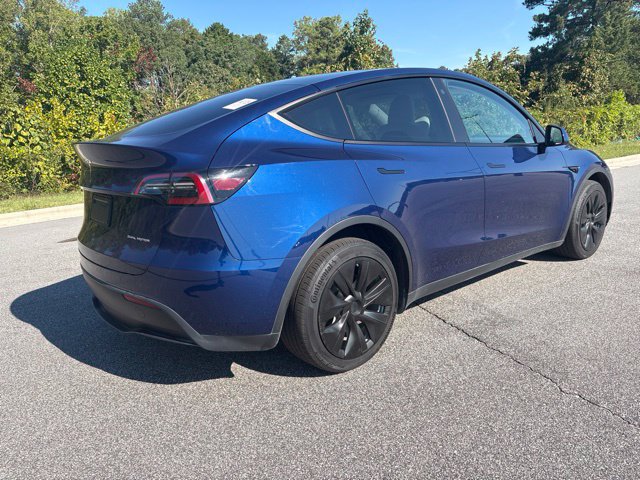 Used 2023 Tesla Model Y Long Range AWD/4WD image 2
