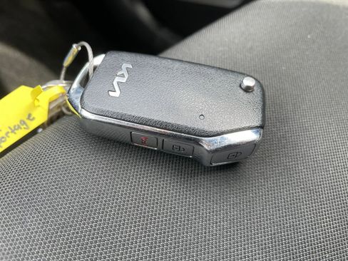 Used 2024 Kia Sportage LX image 21
