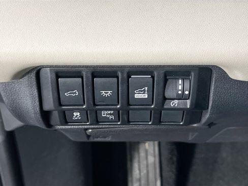 Used 2022 Subaru Ascent Touring image 10
