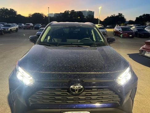 Used 2025 Toyota RAV4 XLE AWD/4WD image 2