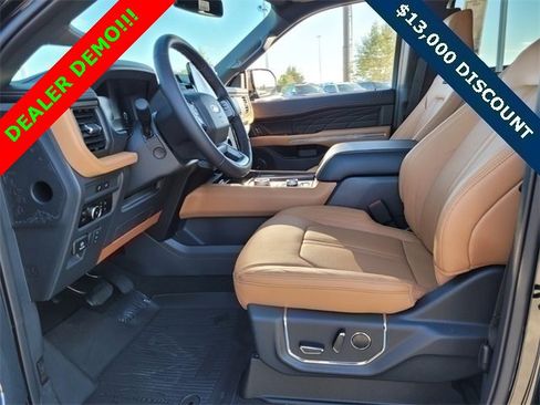 Used 2024 Ford Expedition Max Platinum image 4