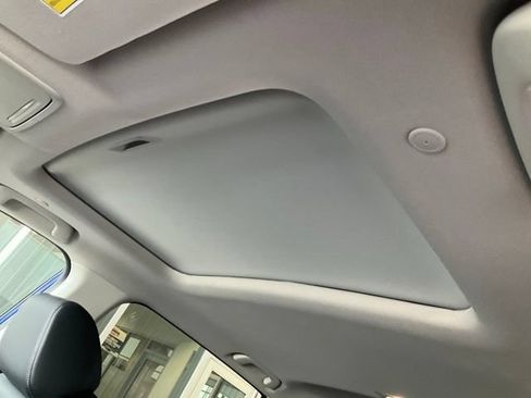 Used 2023 Honda CR-V EX-L image 7
