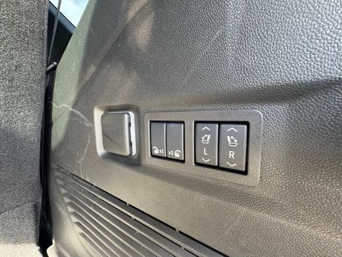 Used 2025 GMC Yukon Denali w/ Denali Reserve Package AWD/4WD image 43