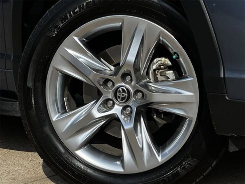 Used 2018 Toyota Highlander Limited image 31