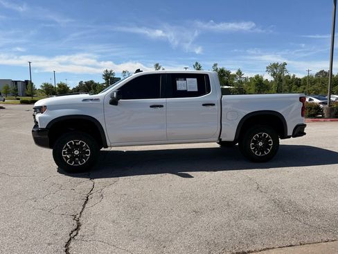 Used 2023 Chevrolet Silverado 1500 ZR2 AWD/4WD image 4