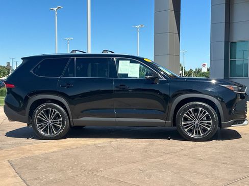 Certified 2025 Toyota Grand Highlander AWD Hybrid image 3