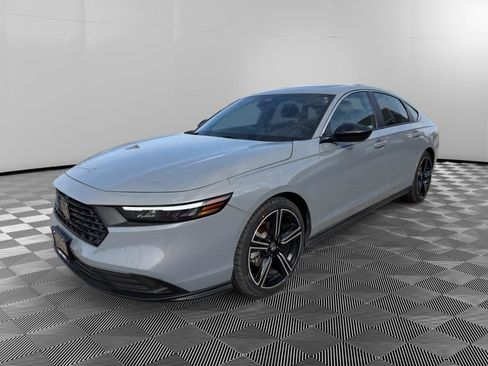 Used 2025 Honda Accord Sport image 7