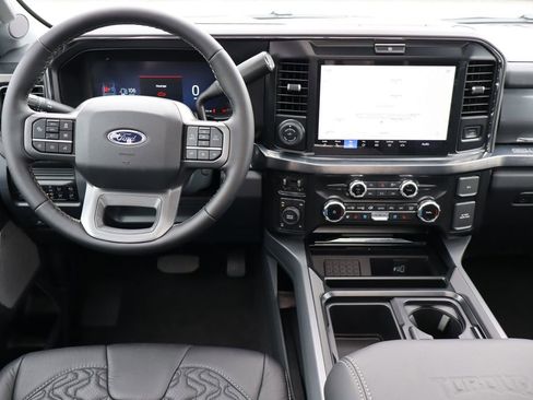 New 2026 Ford F250 Lariat w/ Black Appearance Package AWD/4WD image 6