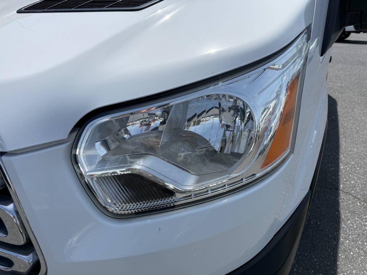 Used 2019 Ford Transit 250 130 Low Roof w/ Exterior Upgrade Package RWD image 35