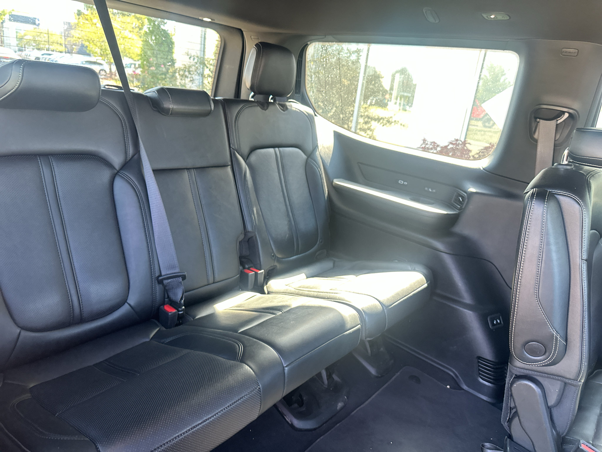 Used 2024 Jeep Wagoneer Series III AWD/4WD image 16