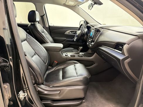 Used 2019 Chevrolet Traverse LT FWD image 30