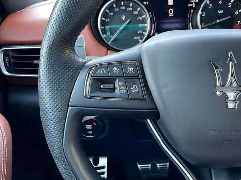 Used 2022 Maserati Levante Modena S image 23