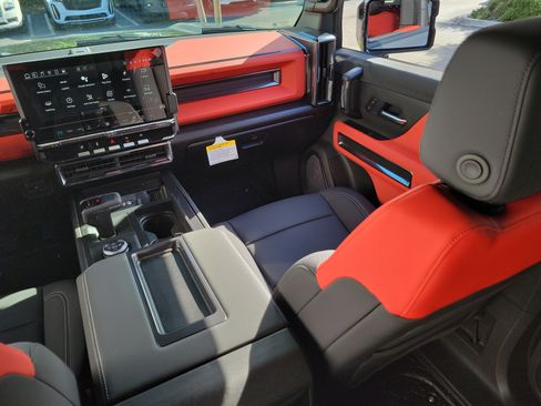 New 2026 GMC Hummer EV 3X w/ Carbon Fiber Edition Package AWD/4WD image 16