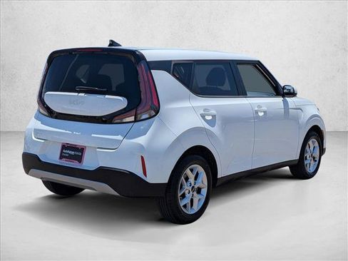 Used 2024 Kia Soul LX w/ Option Group 015 FWD image 5