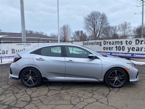 Used 2021 Honda Civic Sport image 2