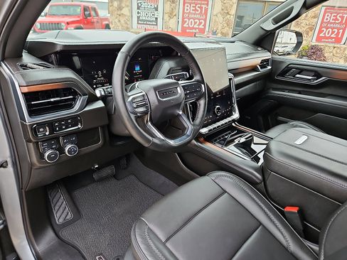 Used 2025 GMC Yukon XL Denali image 12